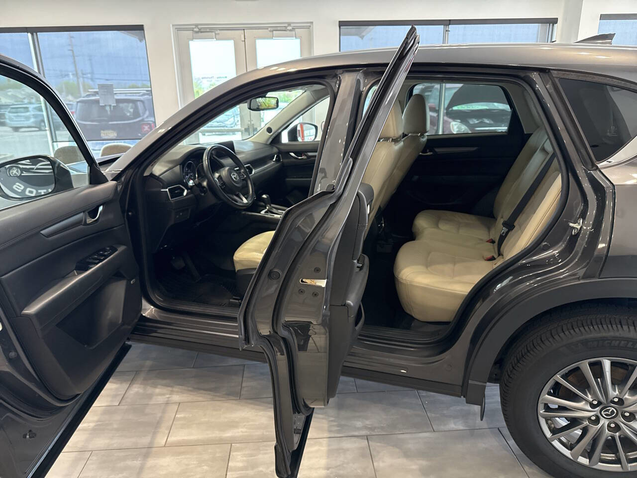 Used 2017 MAZDA CX-5 Touring w/ Preferred Equipment Package FWD image 12