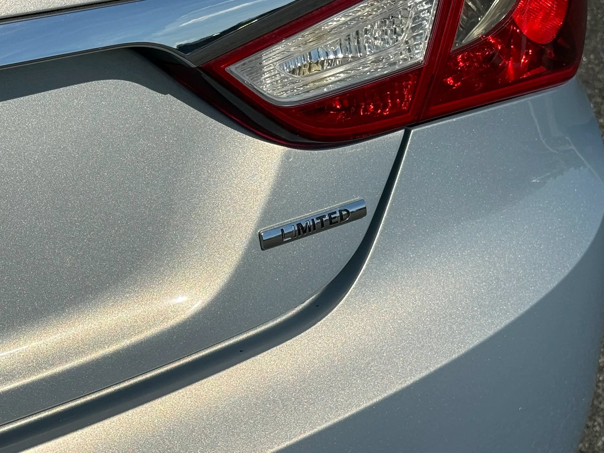 Used 2012 Hyundai Sonata Limited FWD image 16