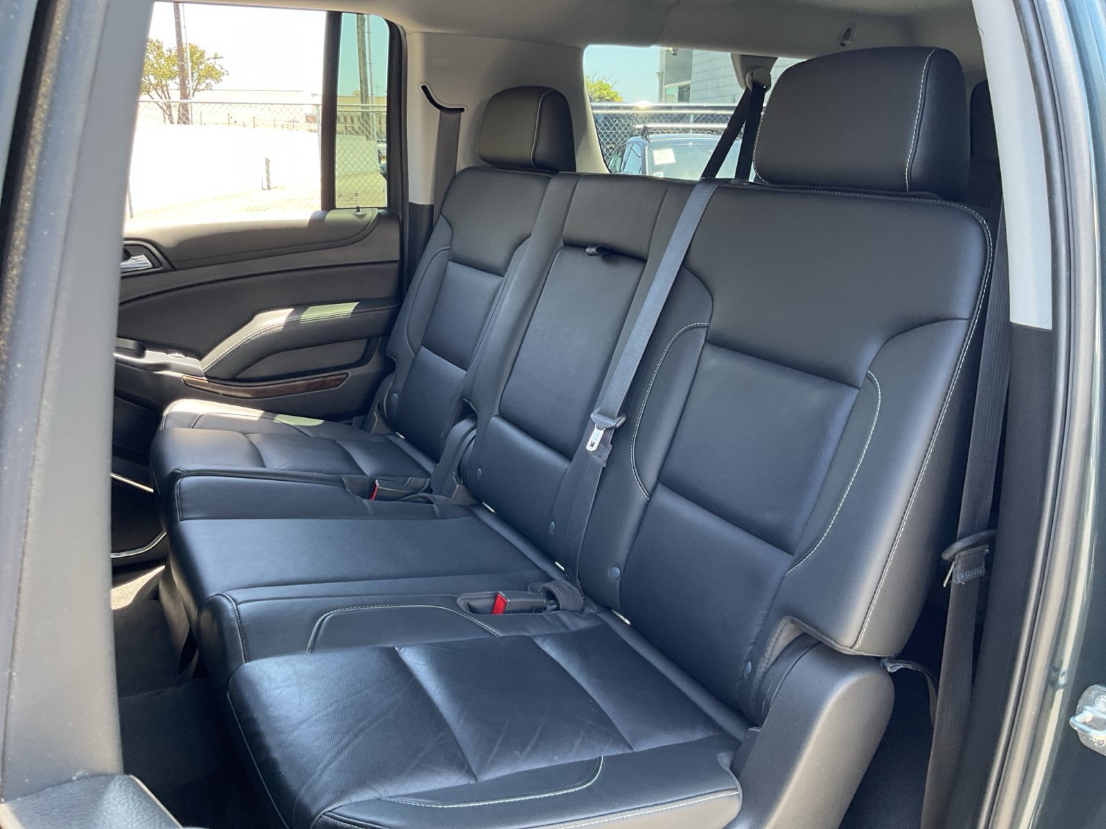 Used 2020 Chevrolet Suburban LT RWD image 19