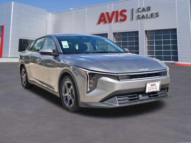 Used 2025 Kia K4 LXS image 3