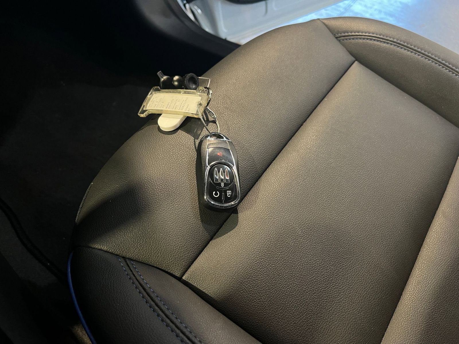 Used 2025 Buick Envista Sport Touring image 21