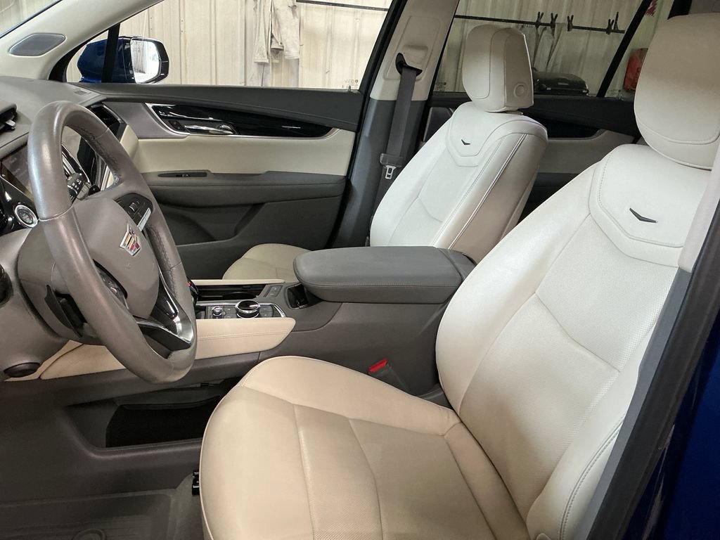 Certified 2025 Cadillac XT6 Premium Luxury w/ LPO, Floor Liner Package AWD/4WD image 14