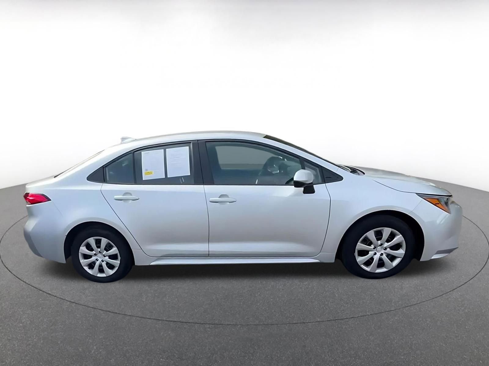 Used 2025 Toyota Corolla LE FWD image 16