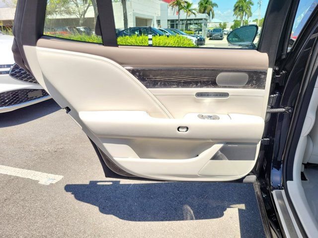 Used 2025 Genesis G90 3.5T image 10