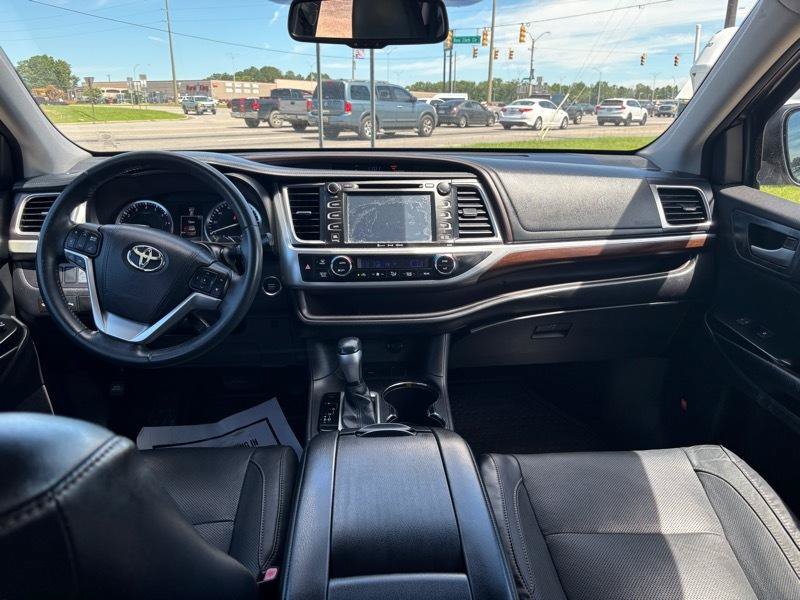 Used 2016 Toyota Highlander Limited FWD image 9