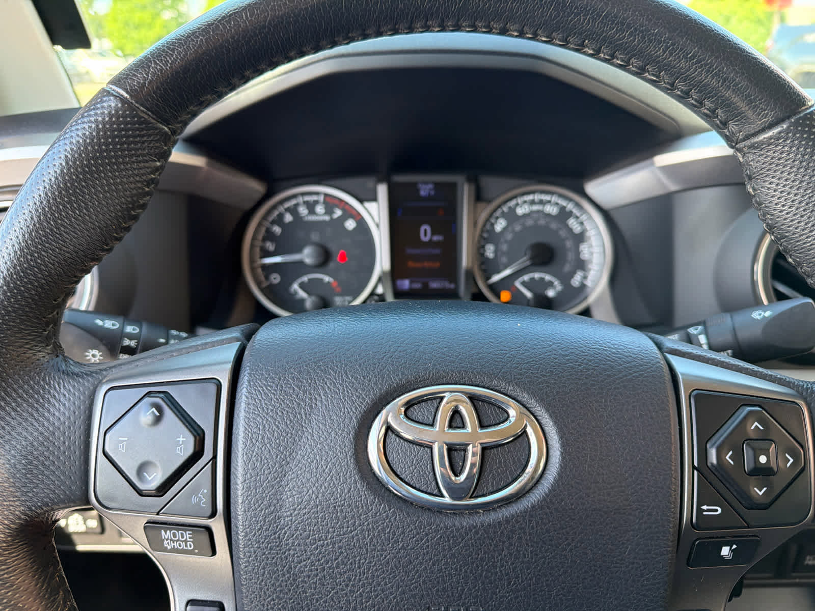 Used 2020 Toyota Tacoma SR5 RWD image 19