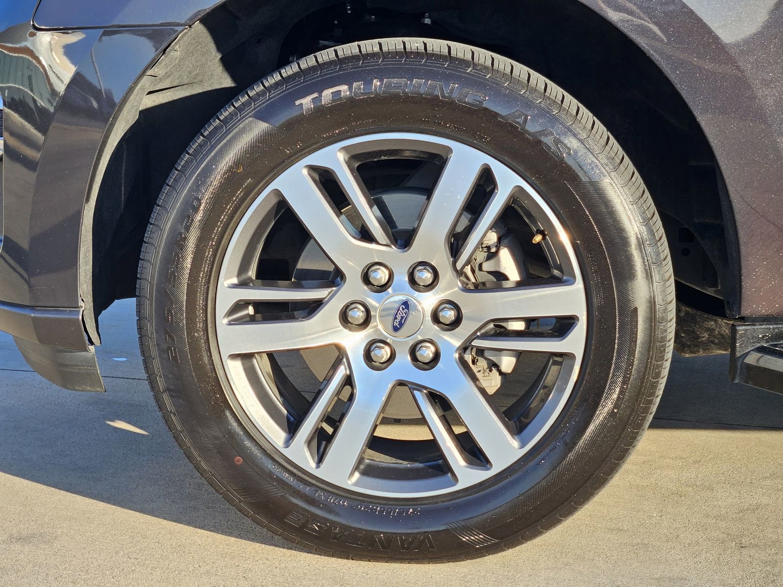 Used 2023 Ford Expedition Limited image 12