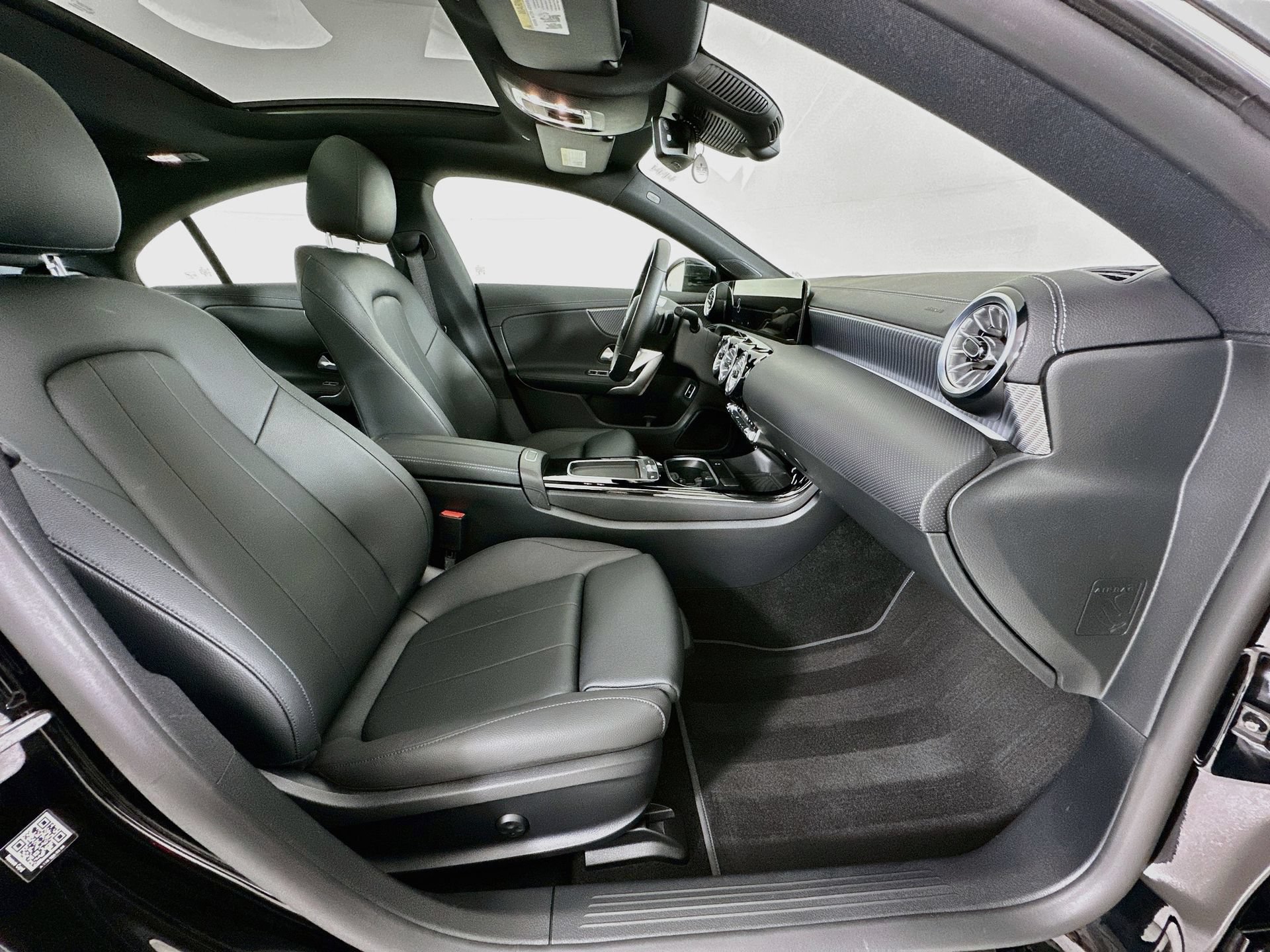 Certified 2025 Mercedes-Benz CLA 250 image 30