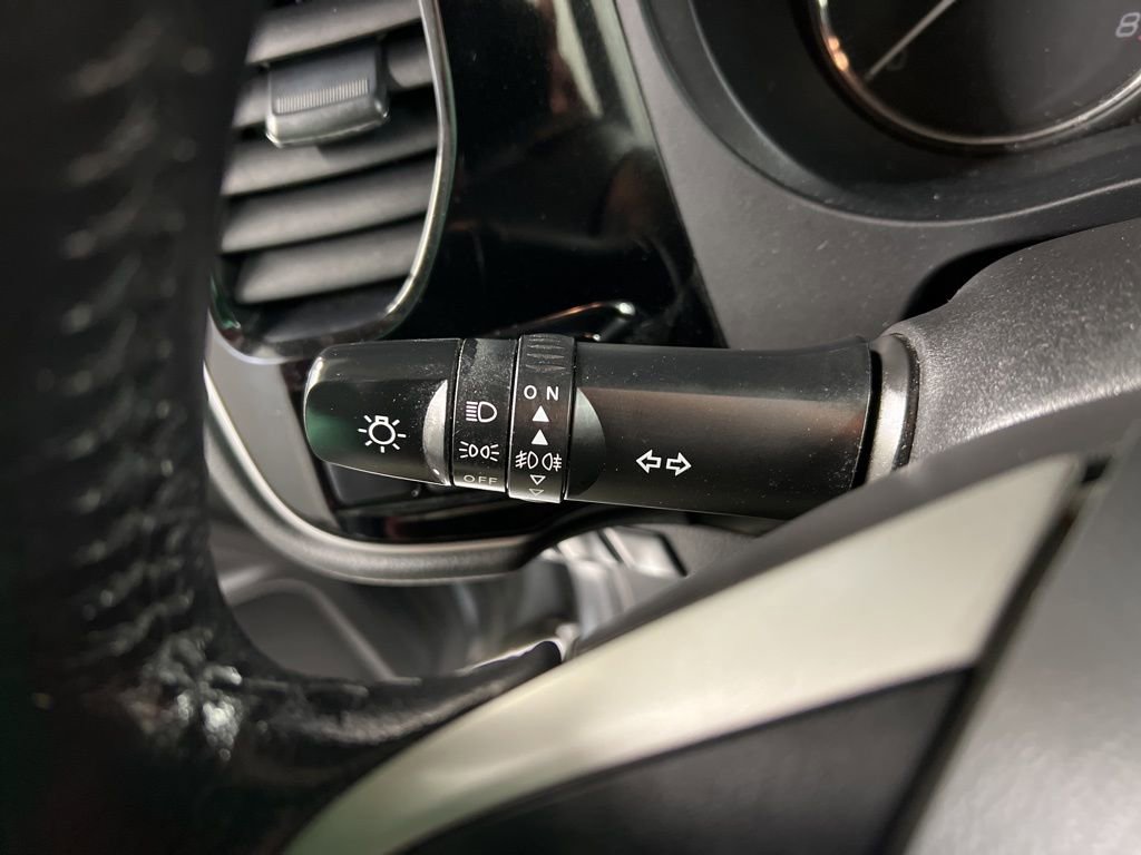 Used 2015 Mitsubishi Outlander SE image 19