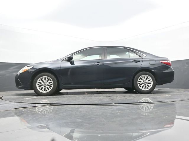 Used 2016 Toyota Camry LE image 54