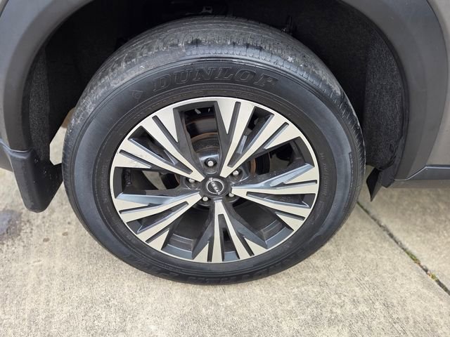 Used 2023 Nissan Rogue SV image 12