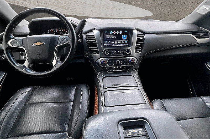 Used 2019 Chevrolet Suburban Premier w/ RST 6.2L Performance Edition RWD image 27