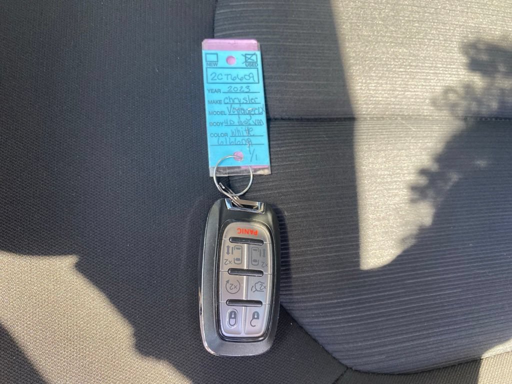 Used 2023 Chrysler Voyager LX FWD image 38