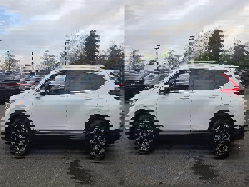 Used 2018 Honda CR-V Touring image 3