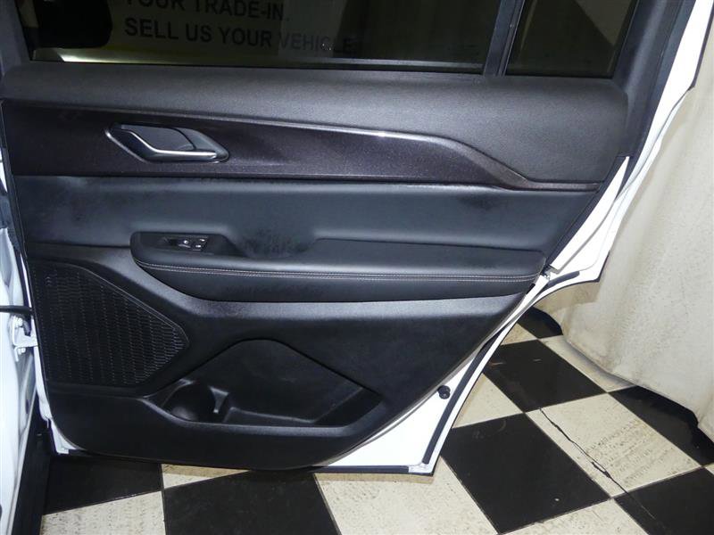 Used 2023 Jeep Grand Cherokee L Laredo image 31