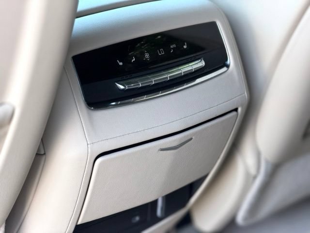 Used 2023 Cadillac Escalade ESV Premium Luxury AWD/4WD image 19