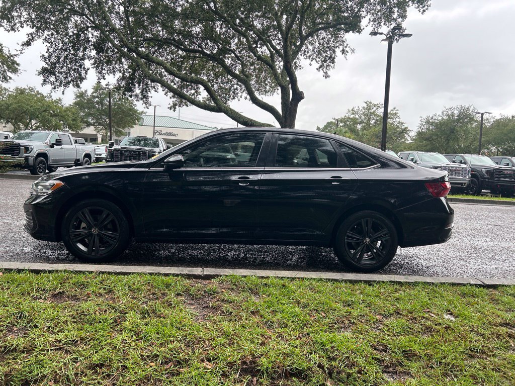 Used 2022 Volkswagen Jetta SE