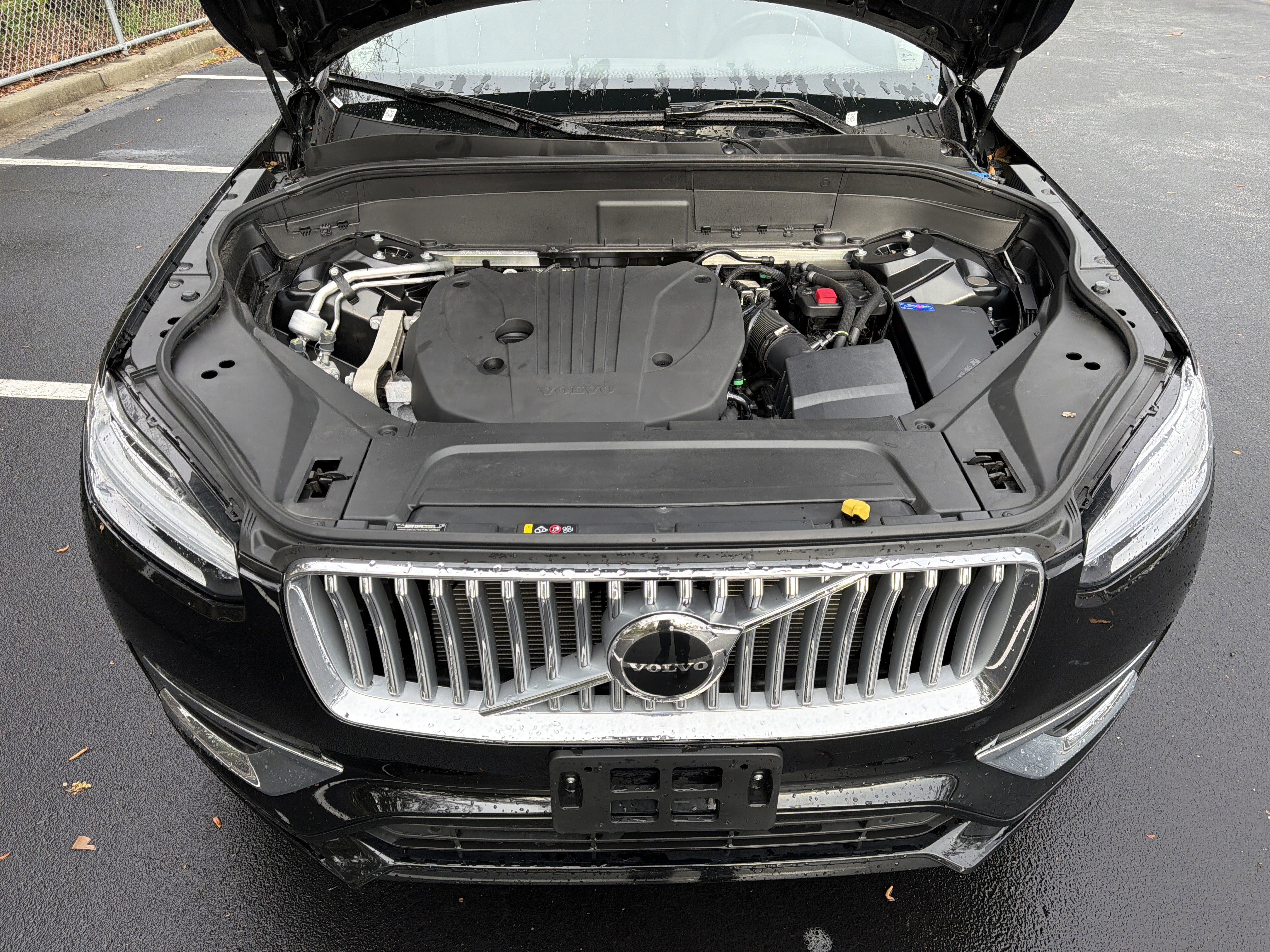 Certified 2025 Volvo XC90 B5 Core image 36