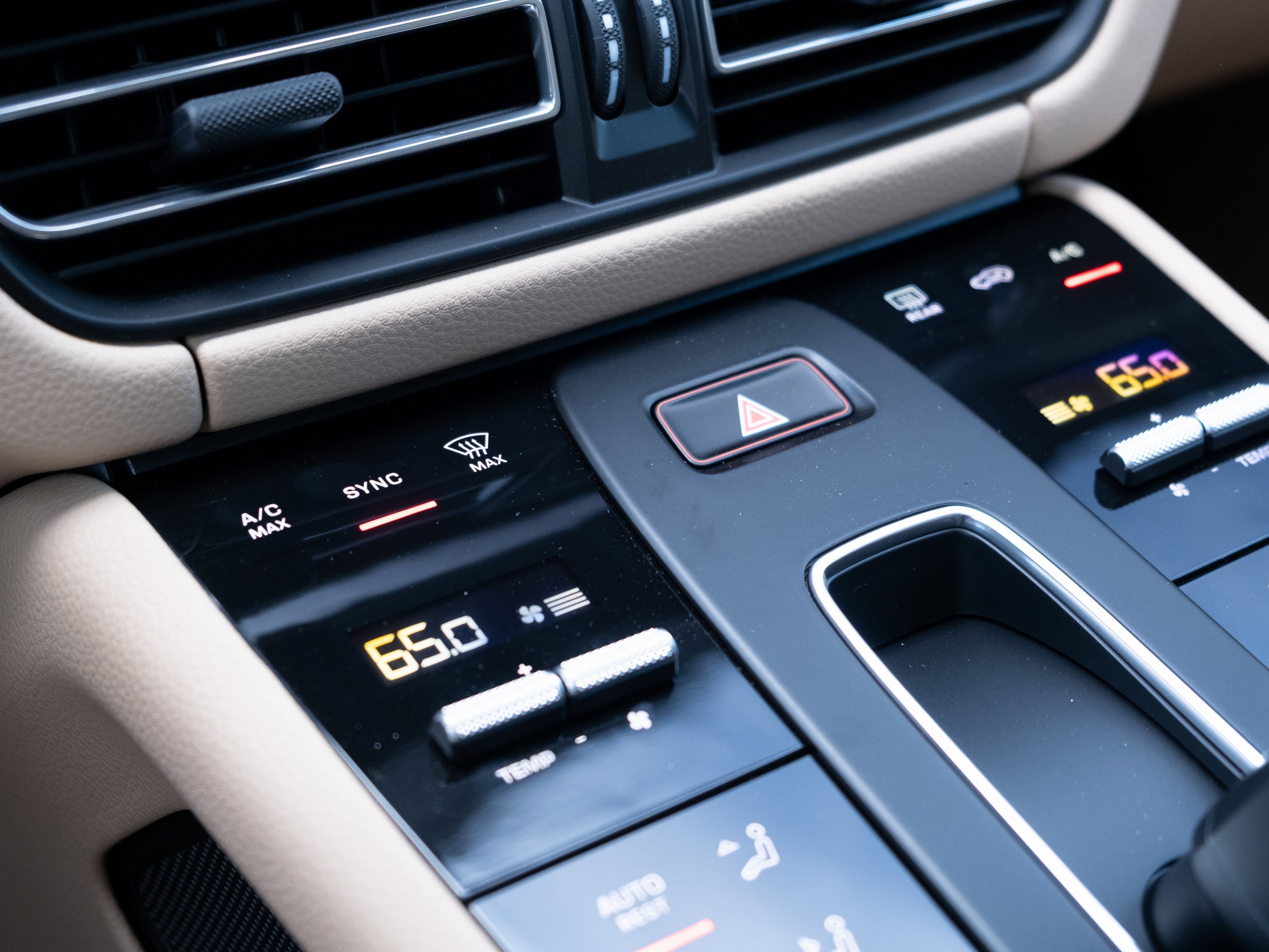 Certified 2025 Porsche Macan image 25