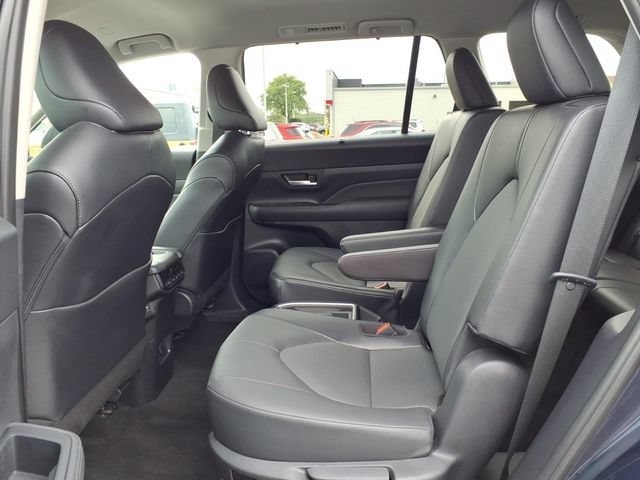 Used 2026 Toyota Grand Highlander AWD image 9