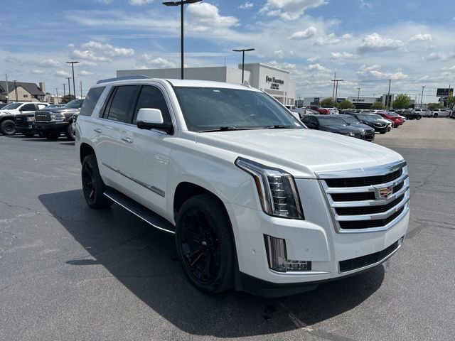 Used 2020 Cadillac Escalade Luxury AWD/4WD image 4
