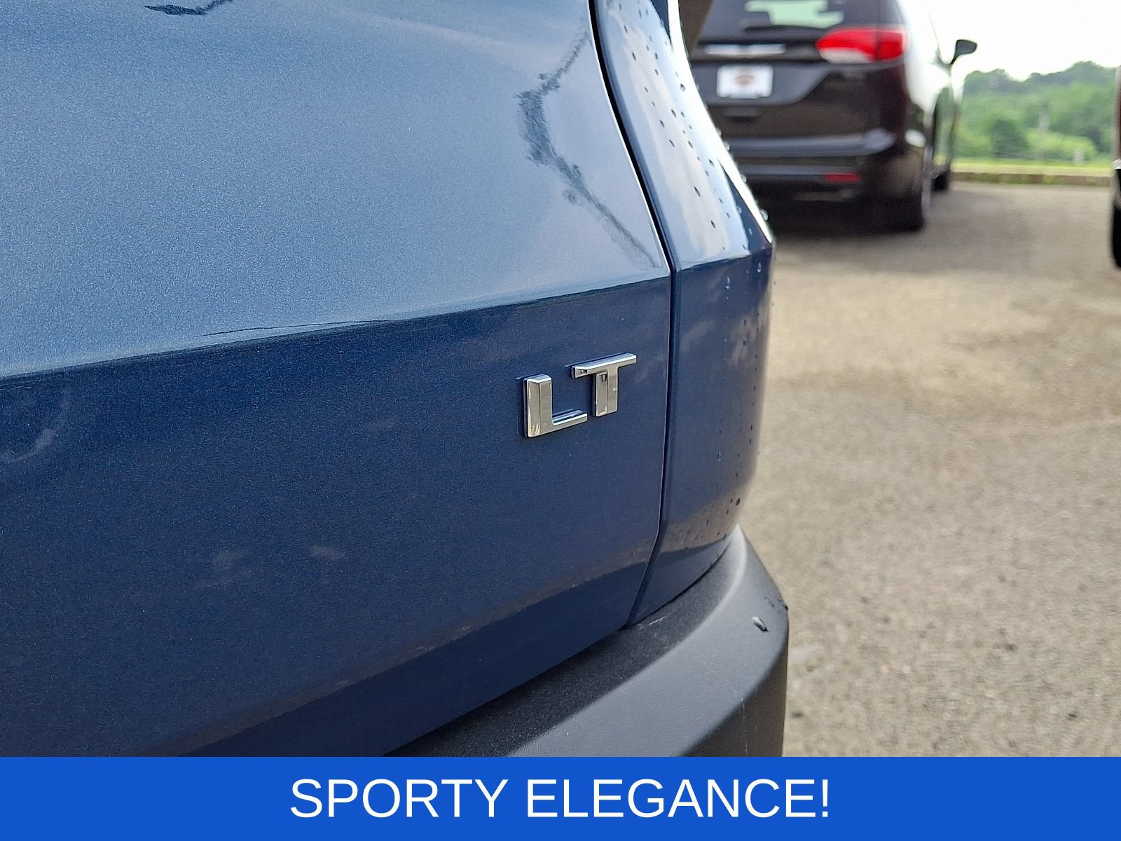 Used 2024 Chevrolet Traverse LT FWD image 33