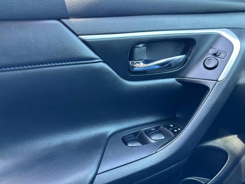 Used 2018 Nissan Altima 2.5 SR w/ SR Special Edition FWD image 10