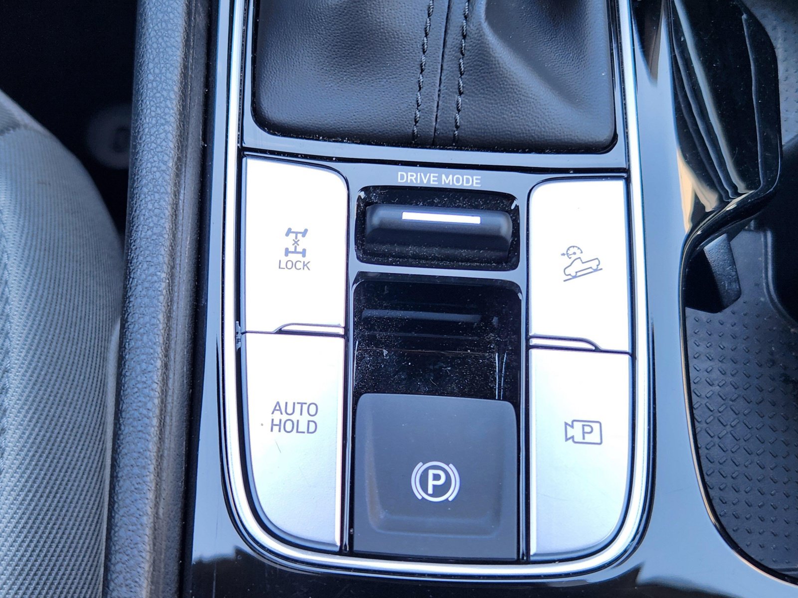 Certified 2025 Hyundai Santa Cruz SE AWD/4WD image 63