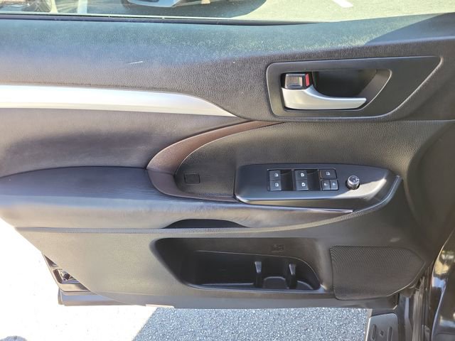 Used 2016 Toyota Highlander XLE image 20