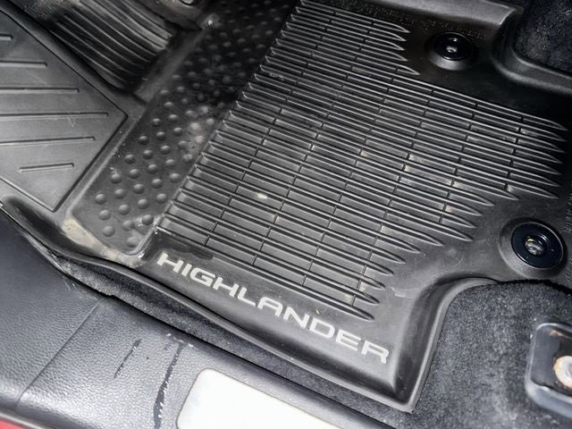 Used 2020 Toyota Highlander Limited image 36