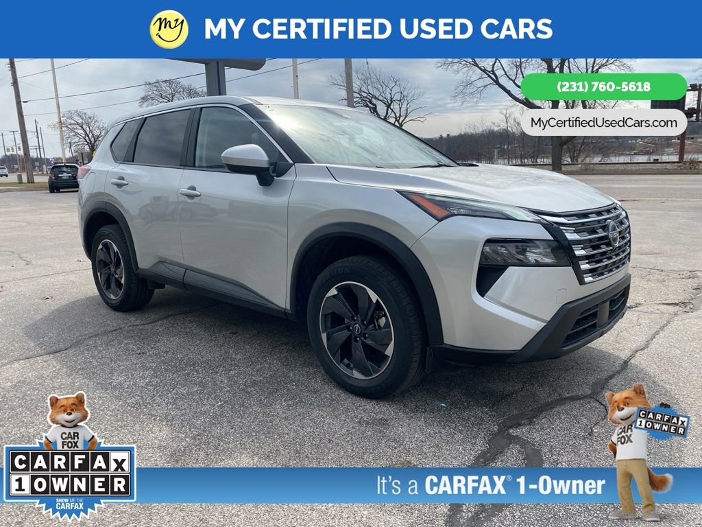 Used 2025 Nissan Rogue SV image 3