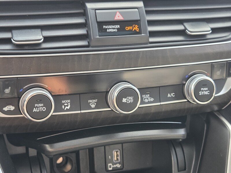 Used 2020 Honda Accord Touring image 28