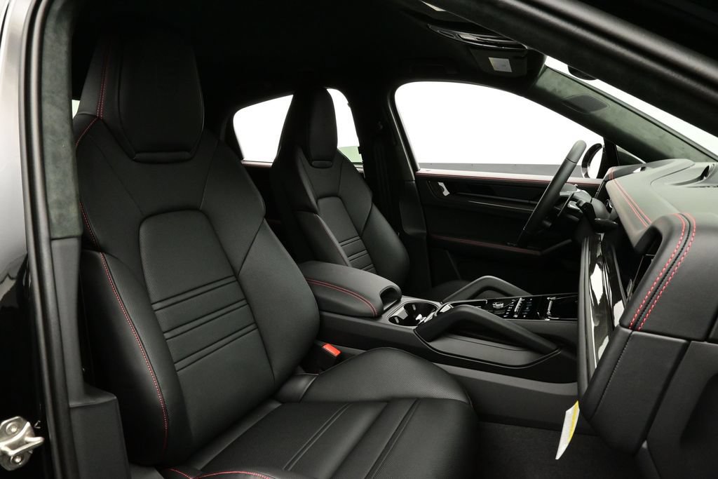 New 2026 Porsche Cayenne Turbo GT AWD/4WD image 18