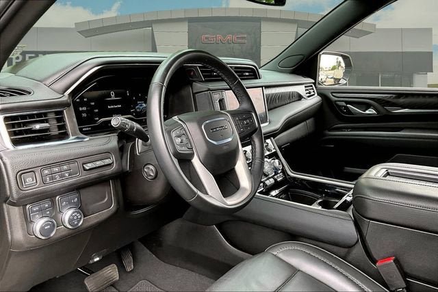 Used 2024 GMC Yukon XL Denali AWD/4WD image 13