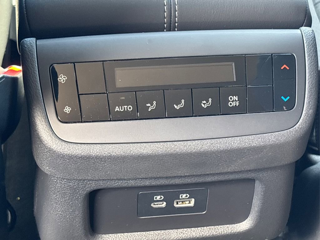 New 2025 Nissan Pathfinder SV w/ Black Appearance Package image 34