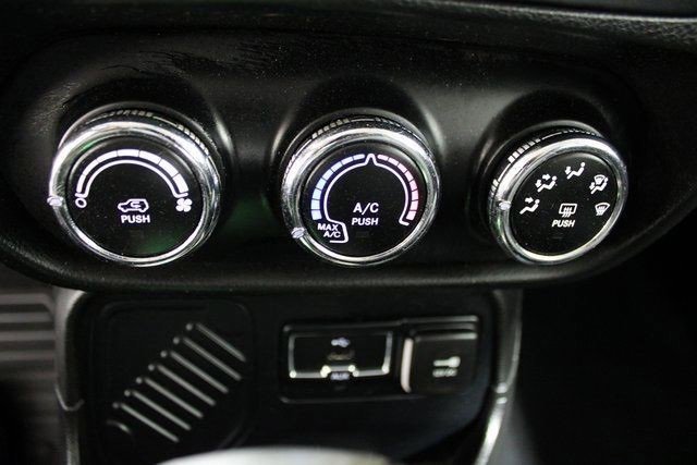 Used 2015 Jeep Renegade Sport w/ Power & Air Group image 10