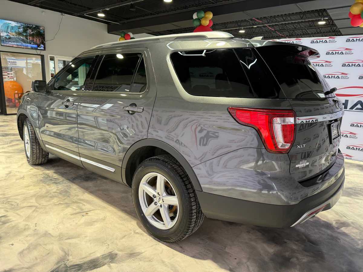 Used 2017 Ford Explorer XLT AWD/4WD image 8