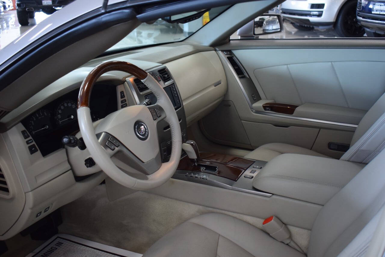 Used 2005 Cadillac XLR RWD image 64