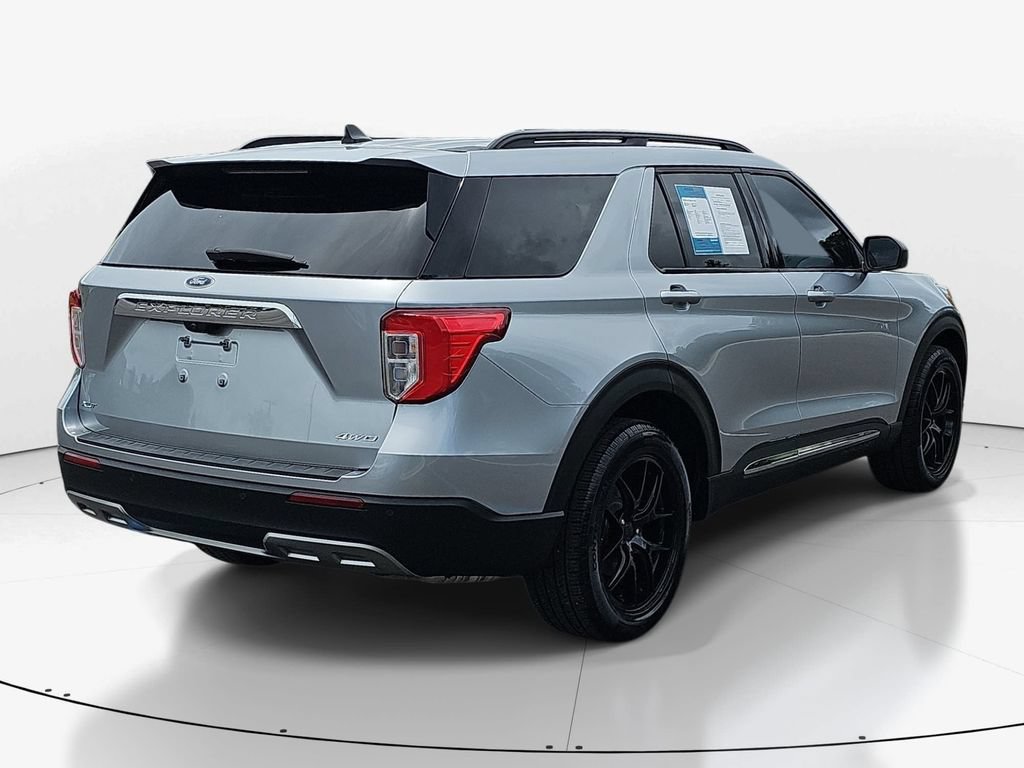 Used 2022 Ford Explorer XLT w/ Equipment Group 202A AWD/4WD image 6