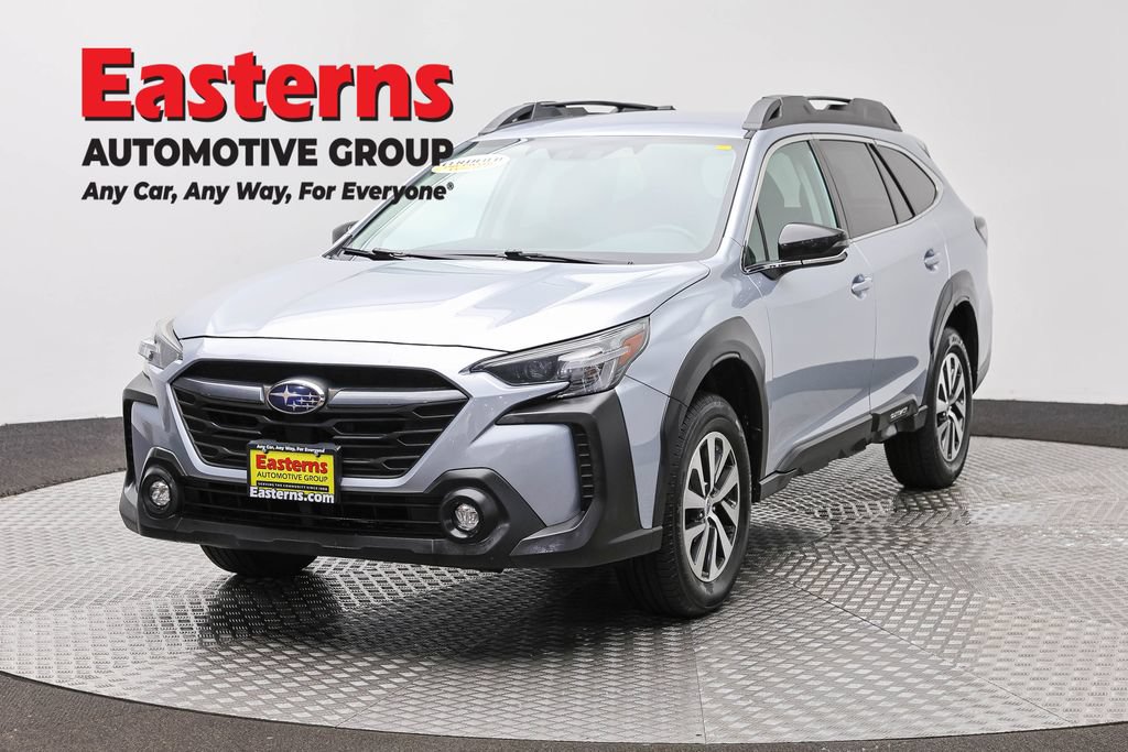 Used 2023 Subaru Outback Premium AWD/4WD image 1
