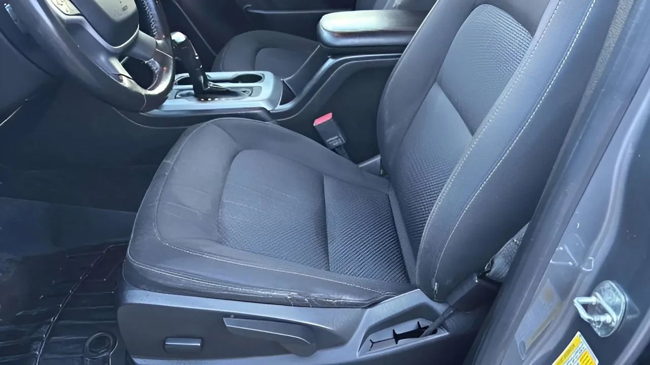 Used 2018 Chevrolet Colorado LT AWD/4WD image 24