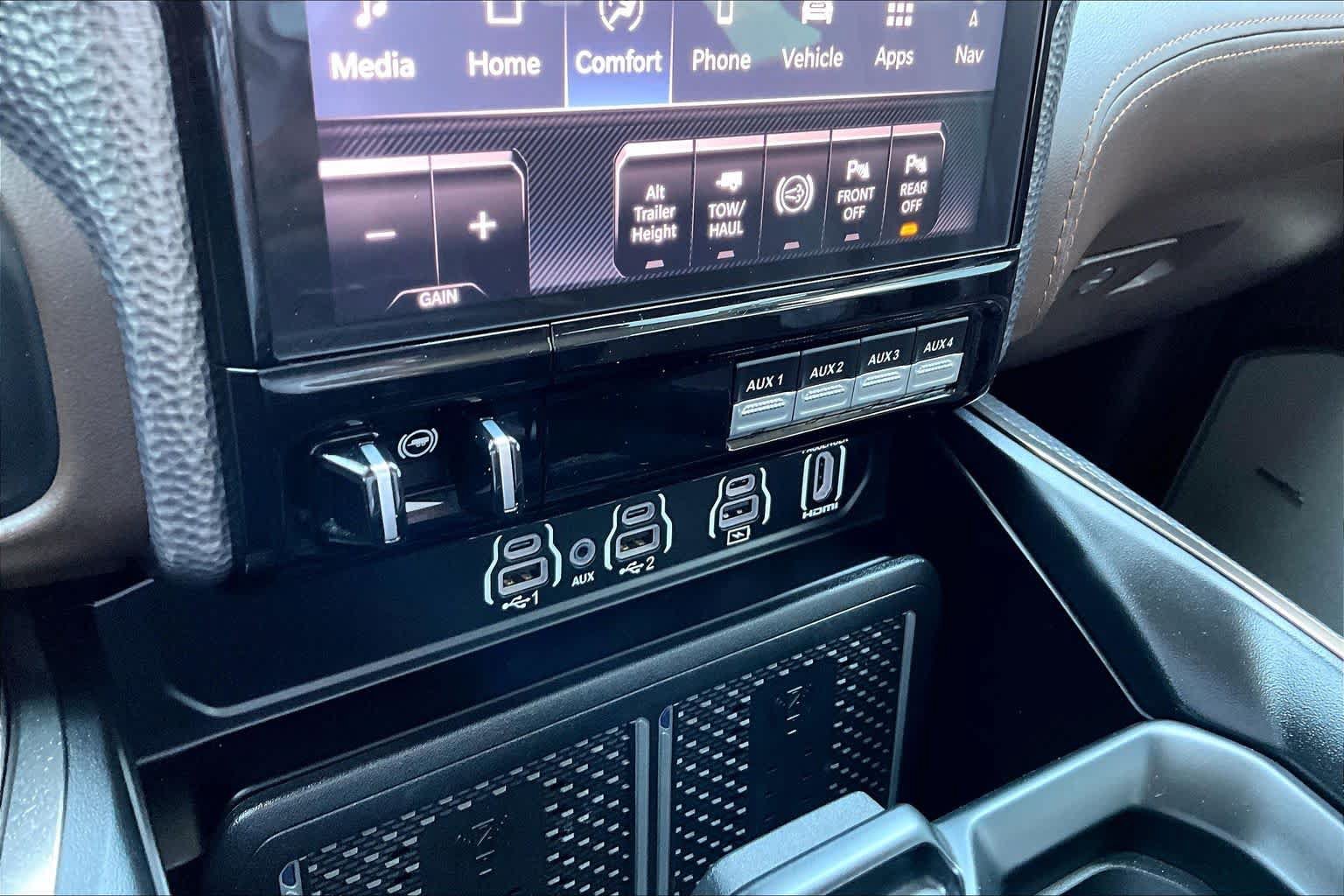 Used 2025 RAM 3500 Longhorn AWD/4WD image 36