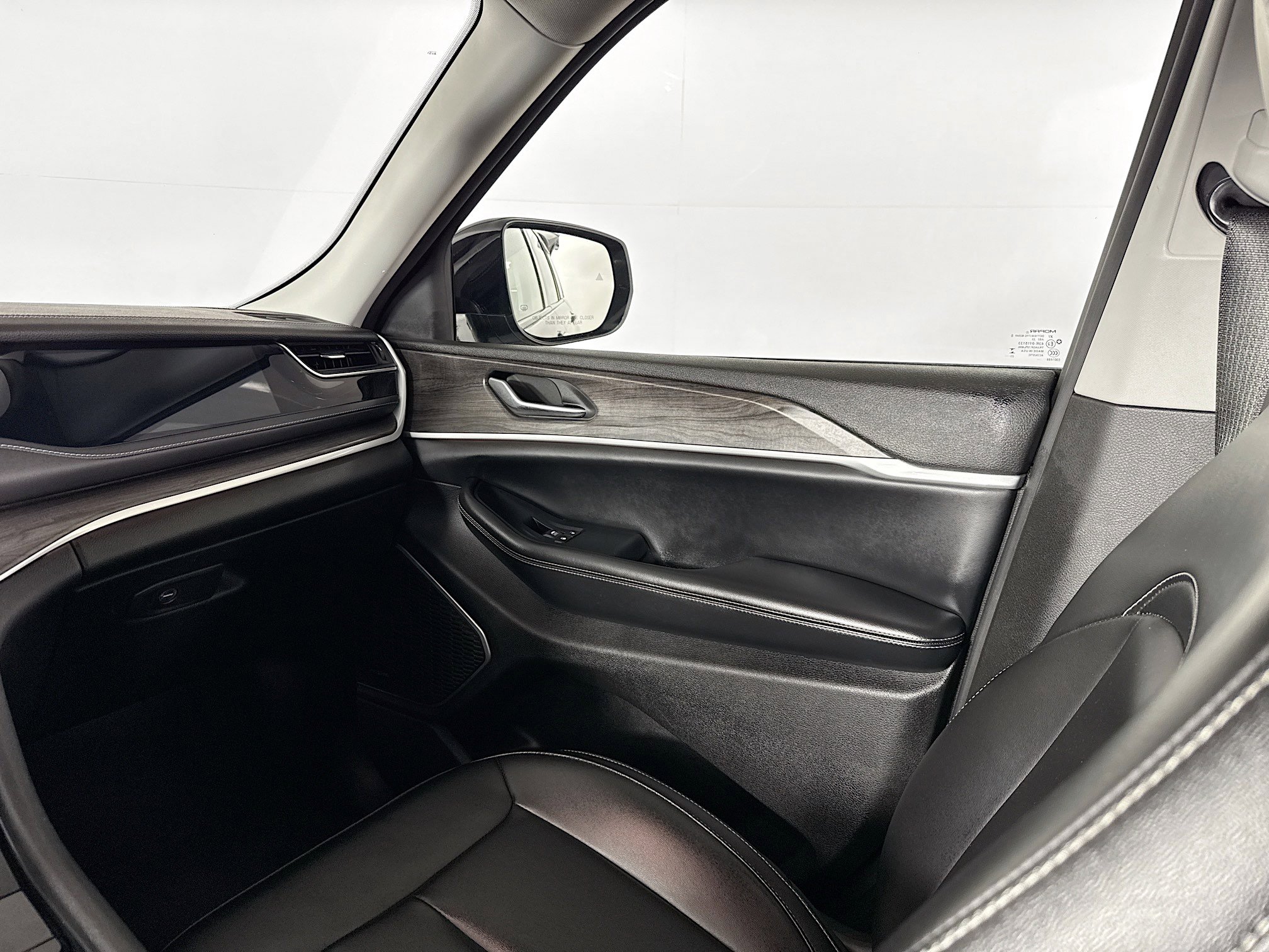 Used 2024 Jeep Grand Cherokee Limited 4xe image 29