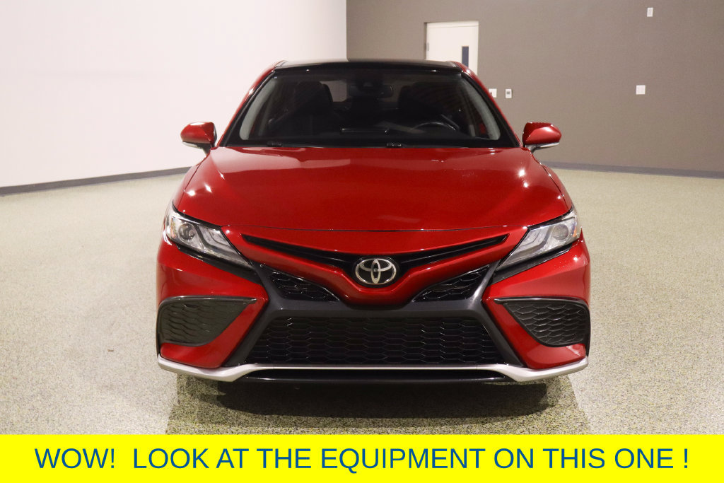 Used 2022 Toyota Camry XSE FWD image 2