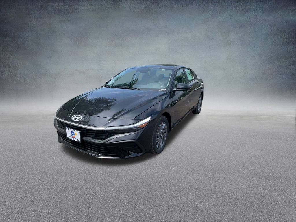 Used 2025 Hyundai Elantra Blue image 7