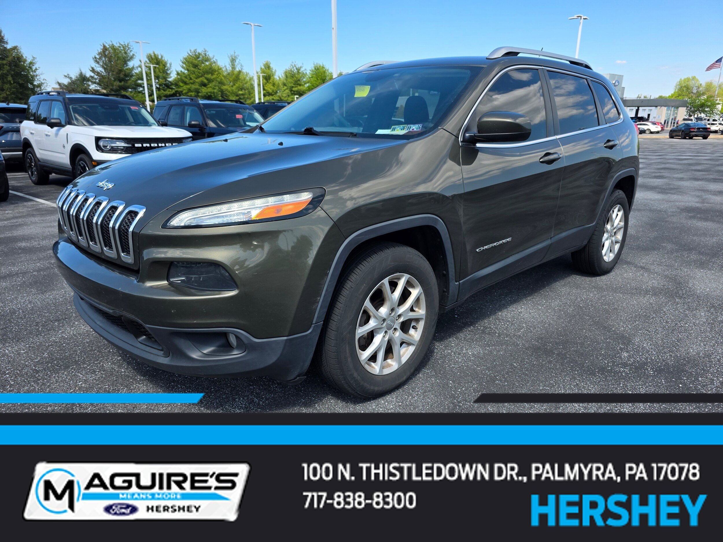 Used 2015 Jeep Cherokee Latitude w/ Comfort/Convenience Group AWD/4WD image 1