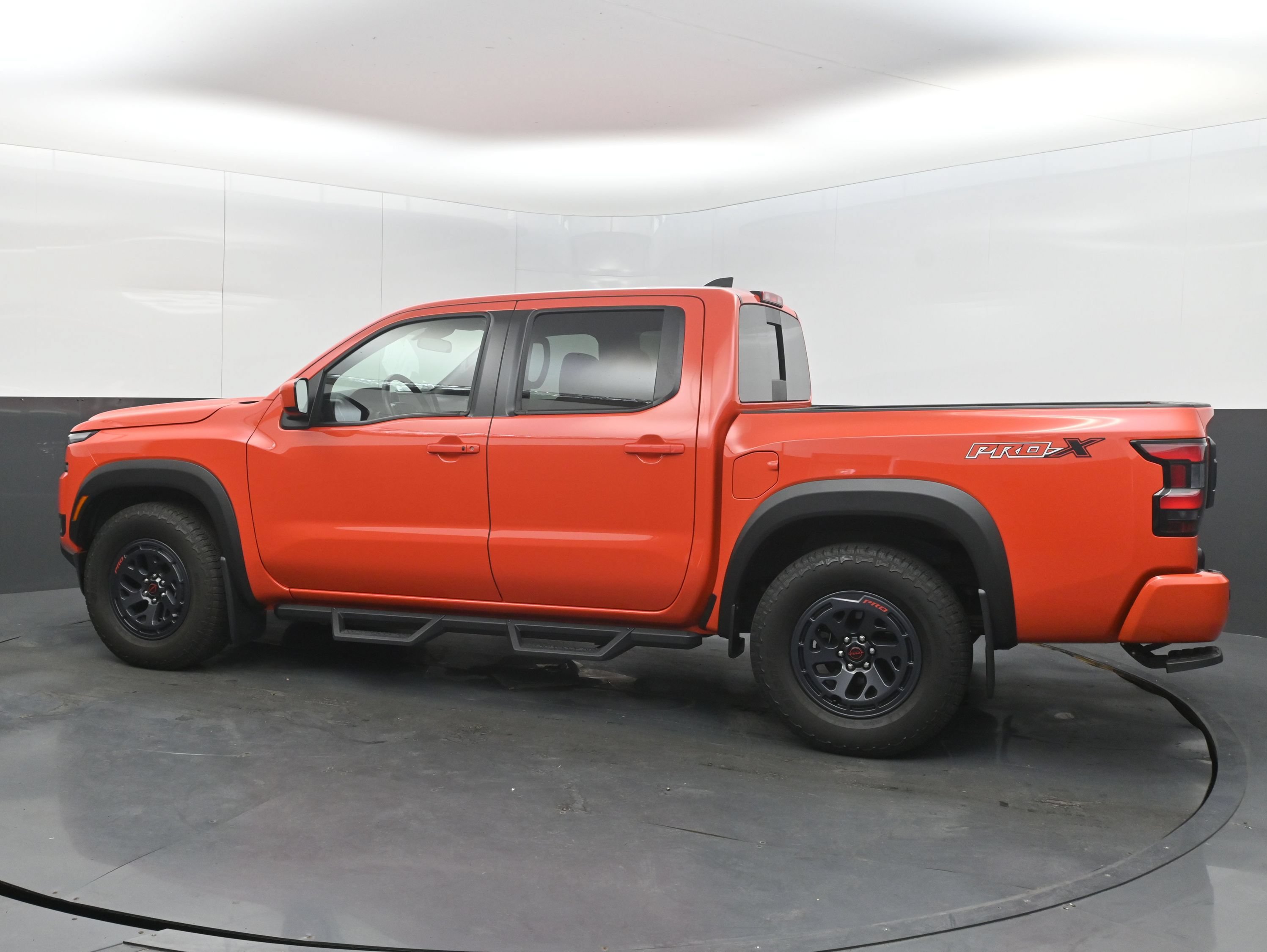 Used 2025 Nissan Frontier Pro-X RWD image 7