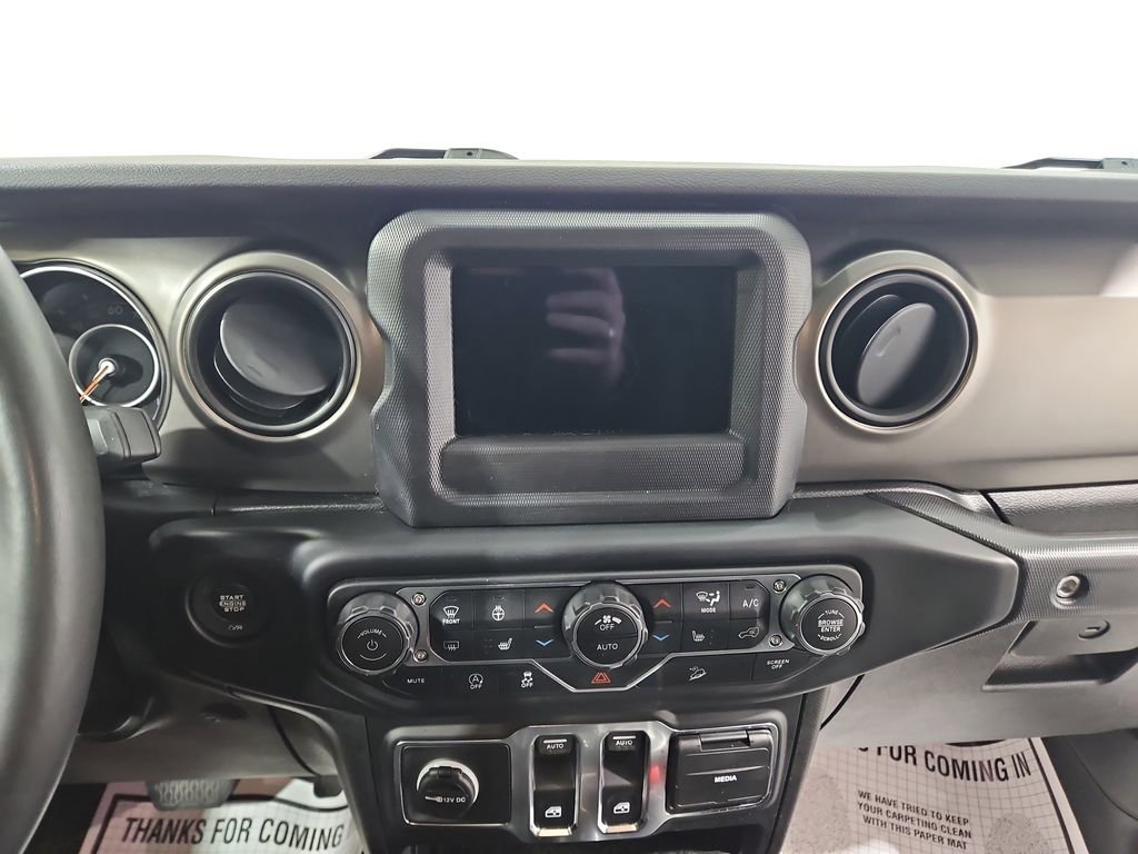 Used 2019 Jeep Wrangler Sport S image 18
