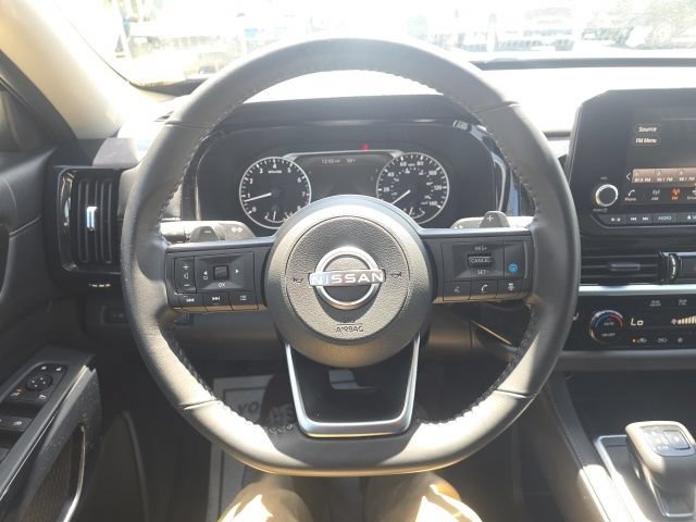 Used 2025 Nissan Pathfinder SV w/ Black Appearance Package AWD/4WD image 15