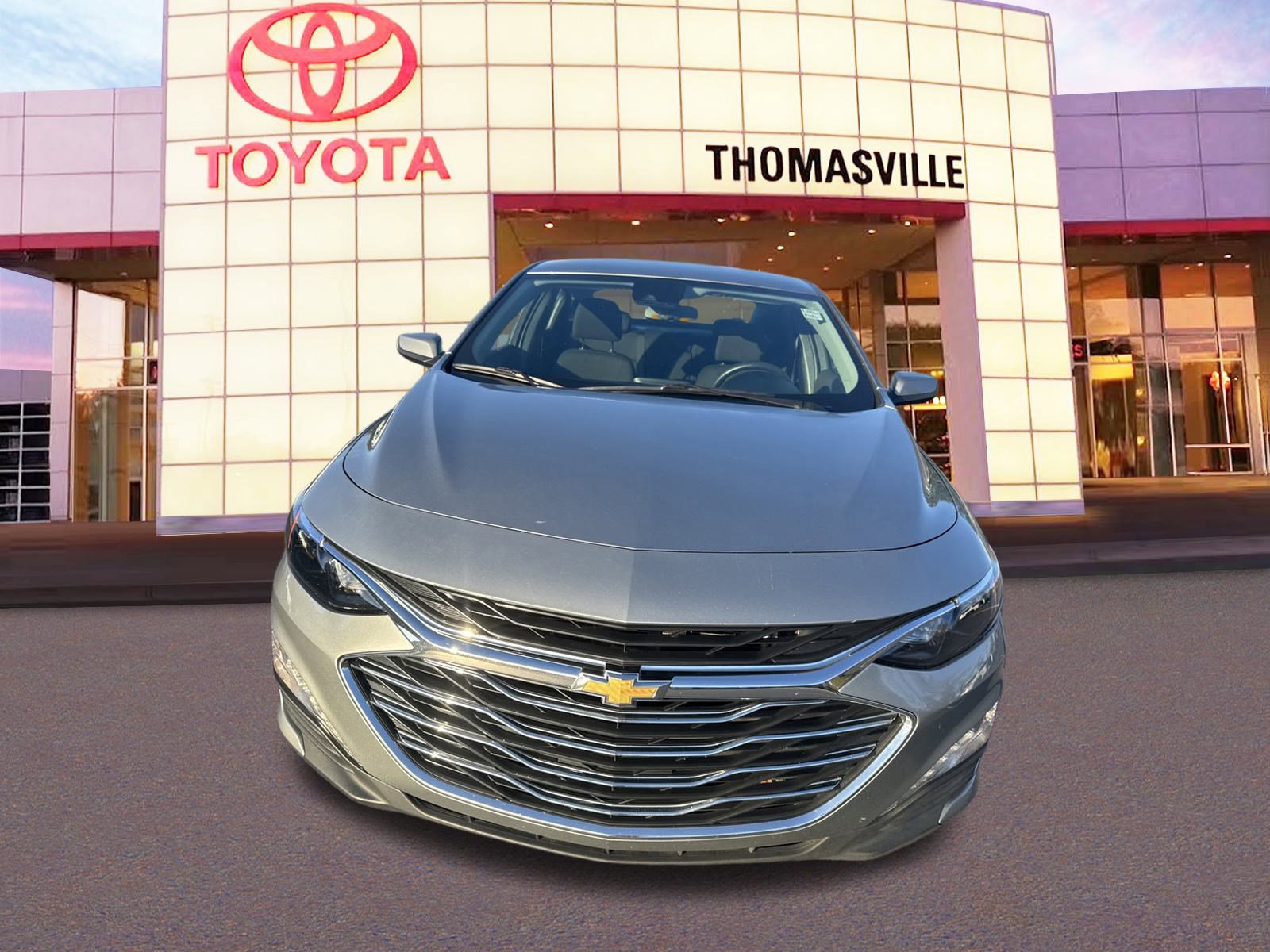 Used 2024 Chevrolet Malibu LT image 2